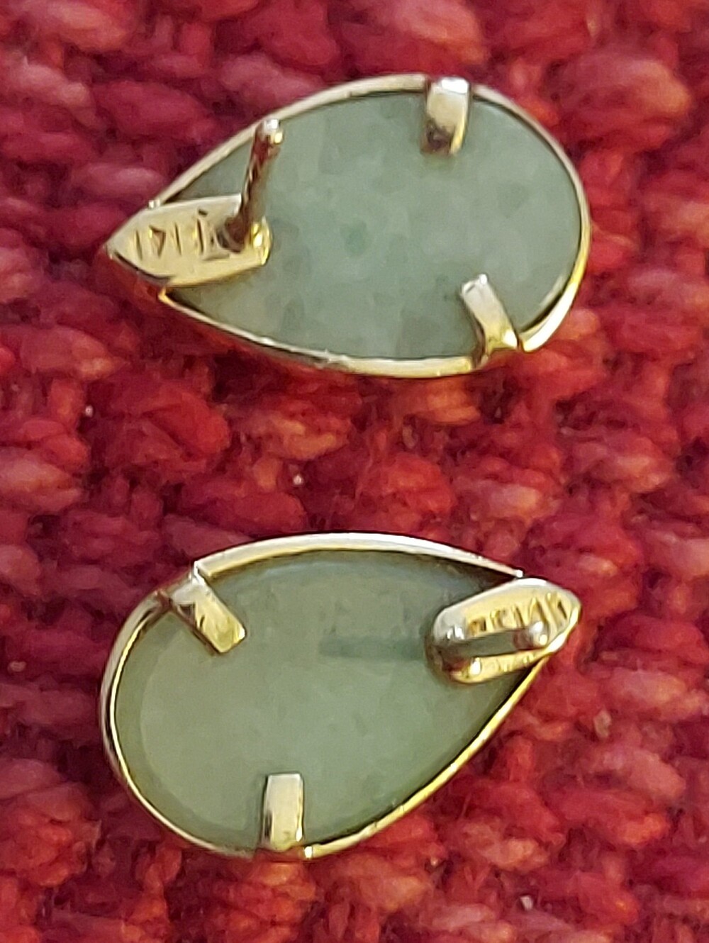 Vintage 14k Jade Stud Earrings - Picture 6 of 7